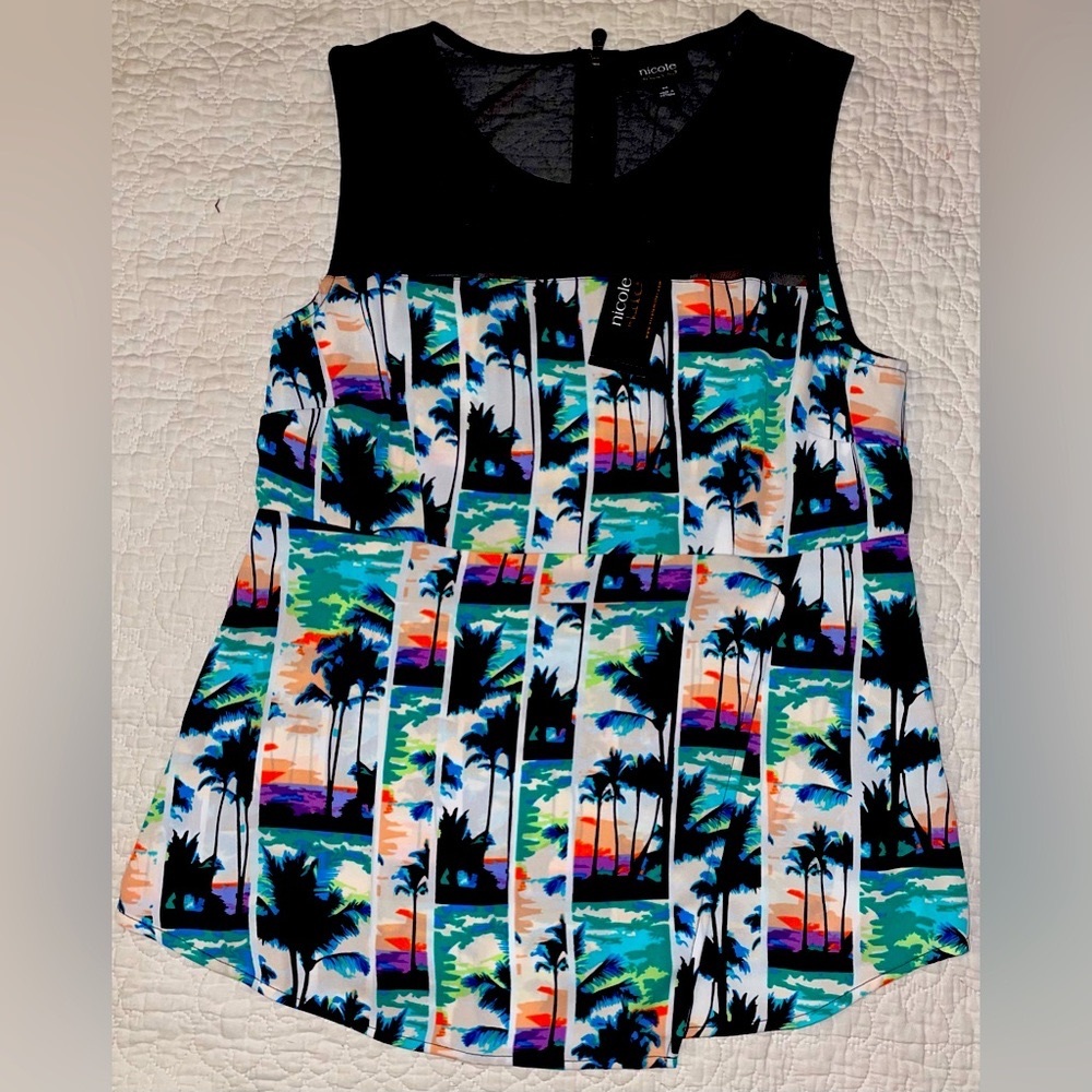 Nicole Miller, Tropical Palm Print. Front has a flap for extra room.